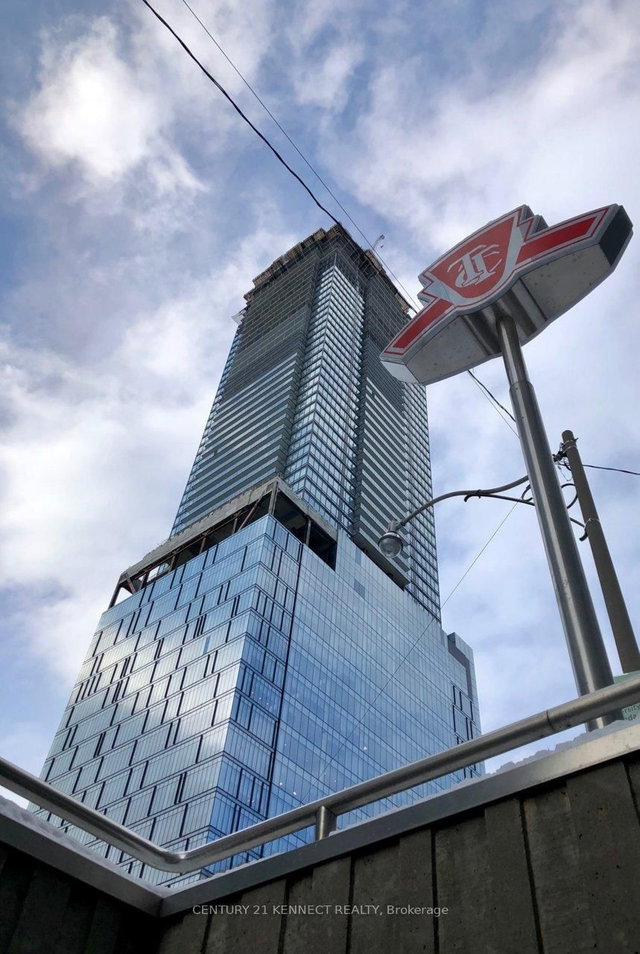 4109 - 488 University Avenue