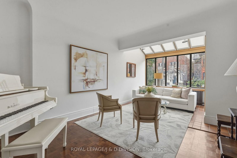 18 Tranby Ave, Toronto, M5R 1N5 | Image 3