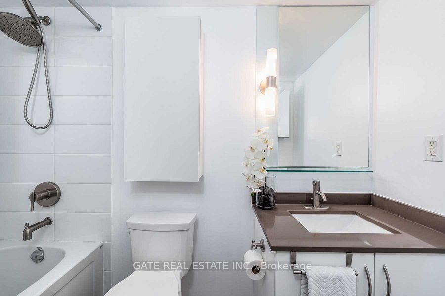 Condo for lease at 801-320 Richmond Street, Toronto, Ontario, M5A 1P9 - Moss Park - MLS: C12990886