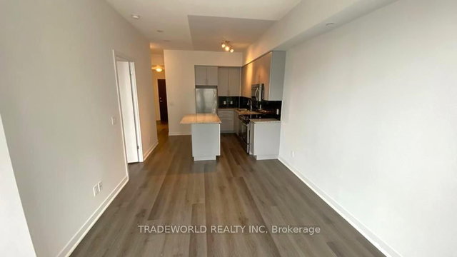 915 - 60 Berwick Avenue