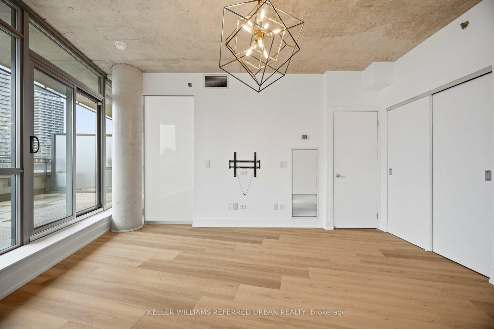 90 Trinity Street, Unit 607 - Photo 20