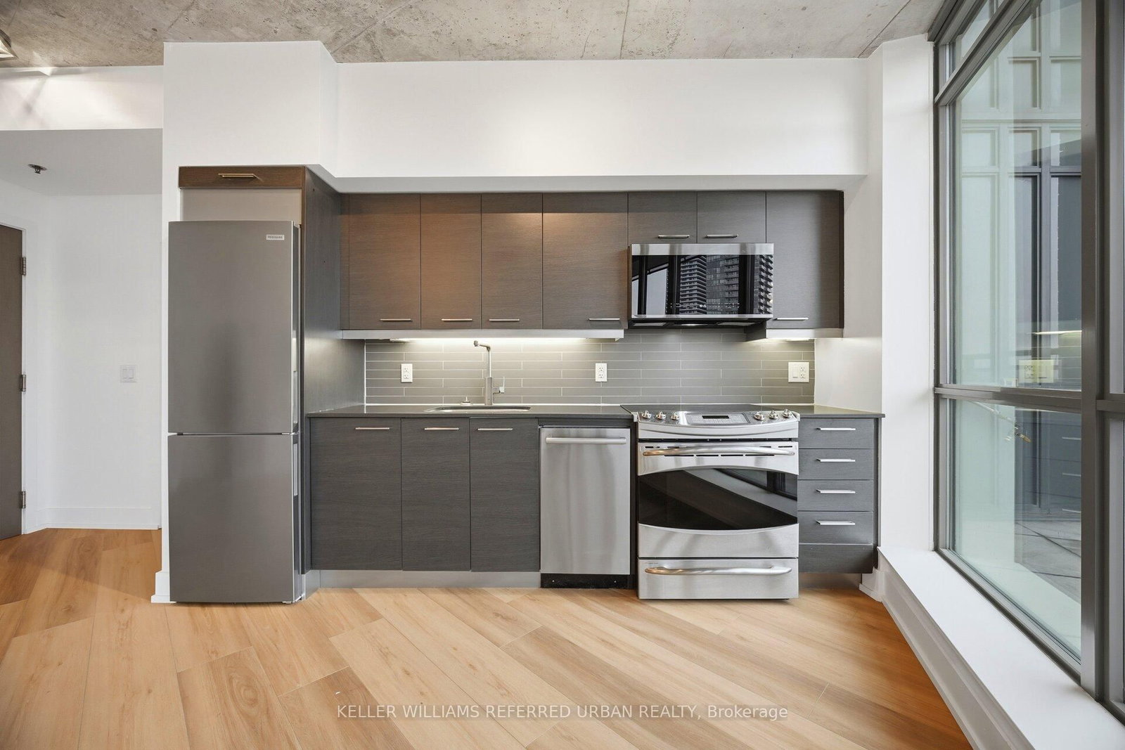 90 Trinity Street, Unit 607 - Photo 27