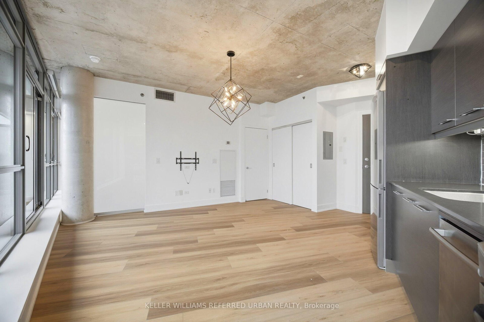 90 Trinity Street, Unit 607 - Photo 28