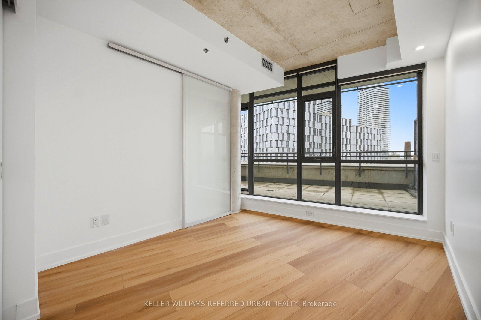 90 Trinity Street, Unit 607 - Photo 30