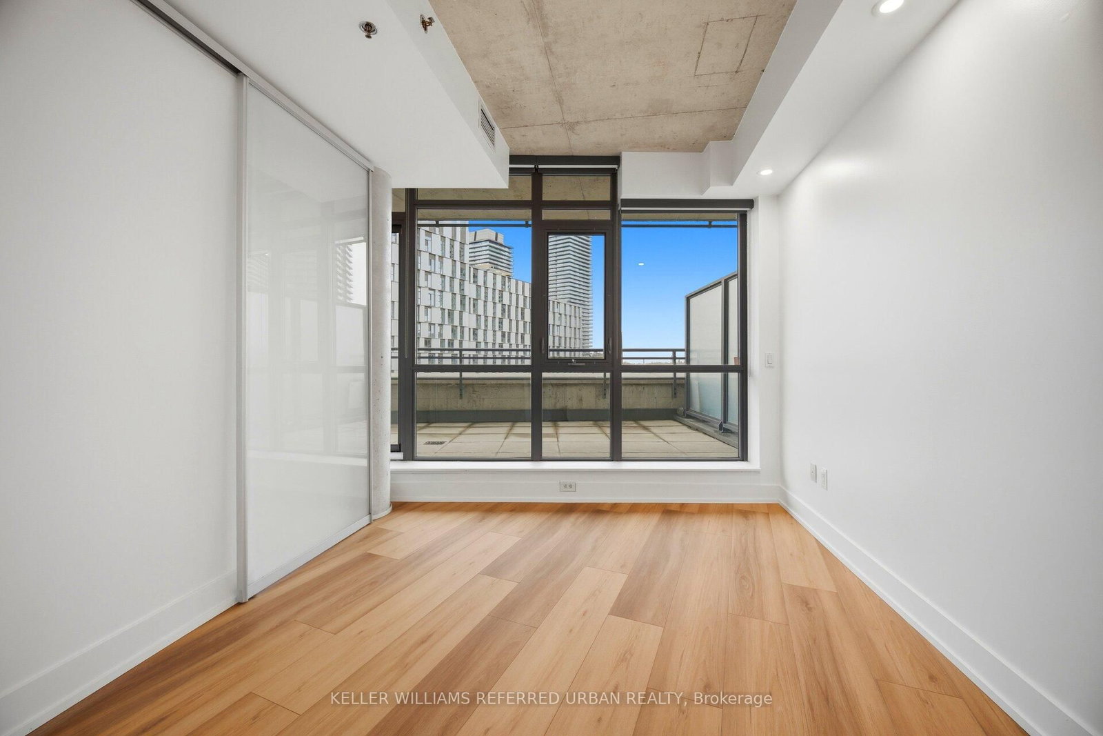 90 Trinity Street, Unit 607 - Photo 31