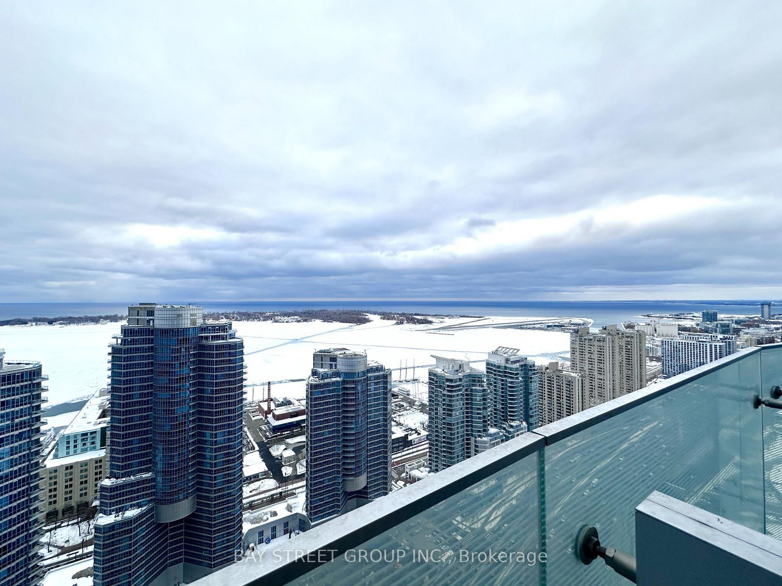 12 York Street, Unit 3704 - Photo 20