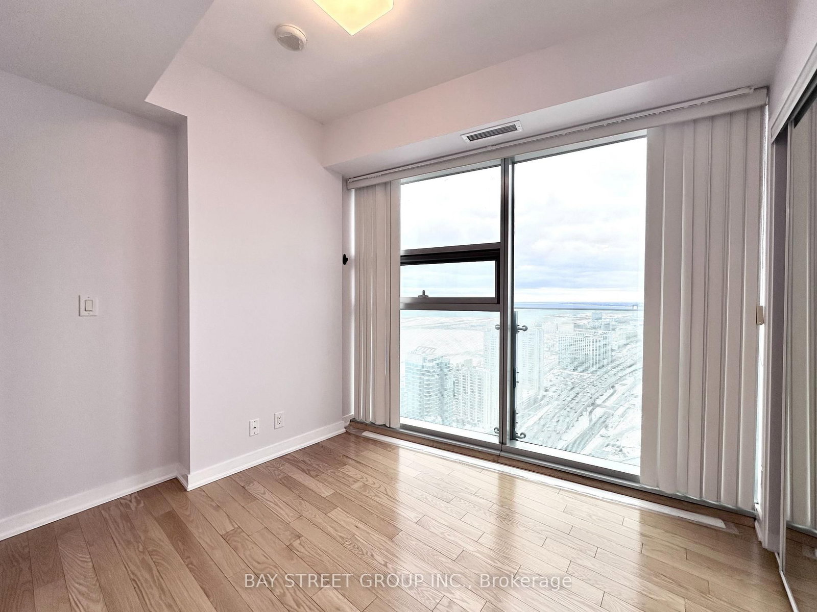 12 York Street, Unit 3704 - Photo 25