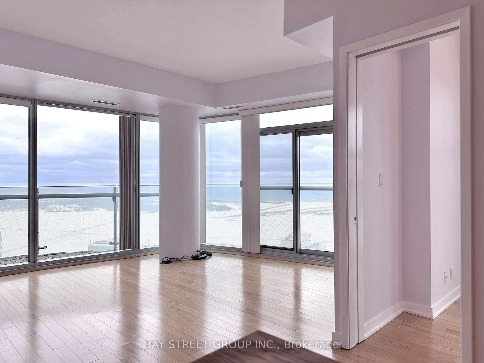 12 York Street, Unit 3704 - Photo 29