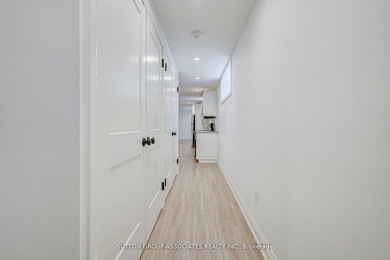 Lower - 233 Albany Ave, Toronto, M5R 3C7 | Image 3