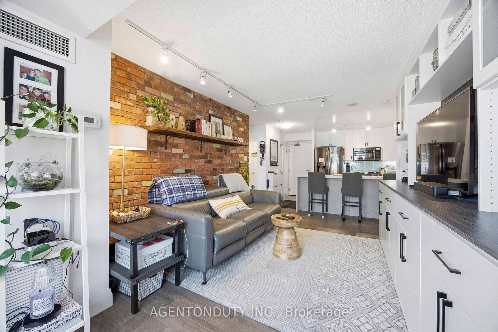 109 Front Street E, Unit 516 - Photo 14