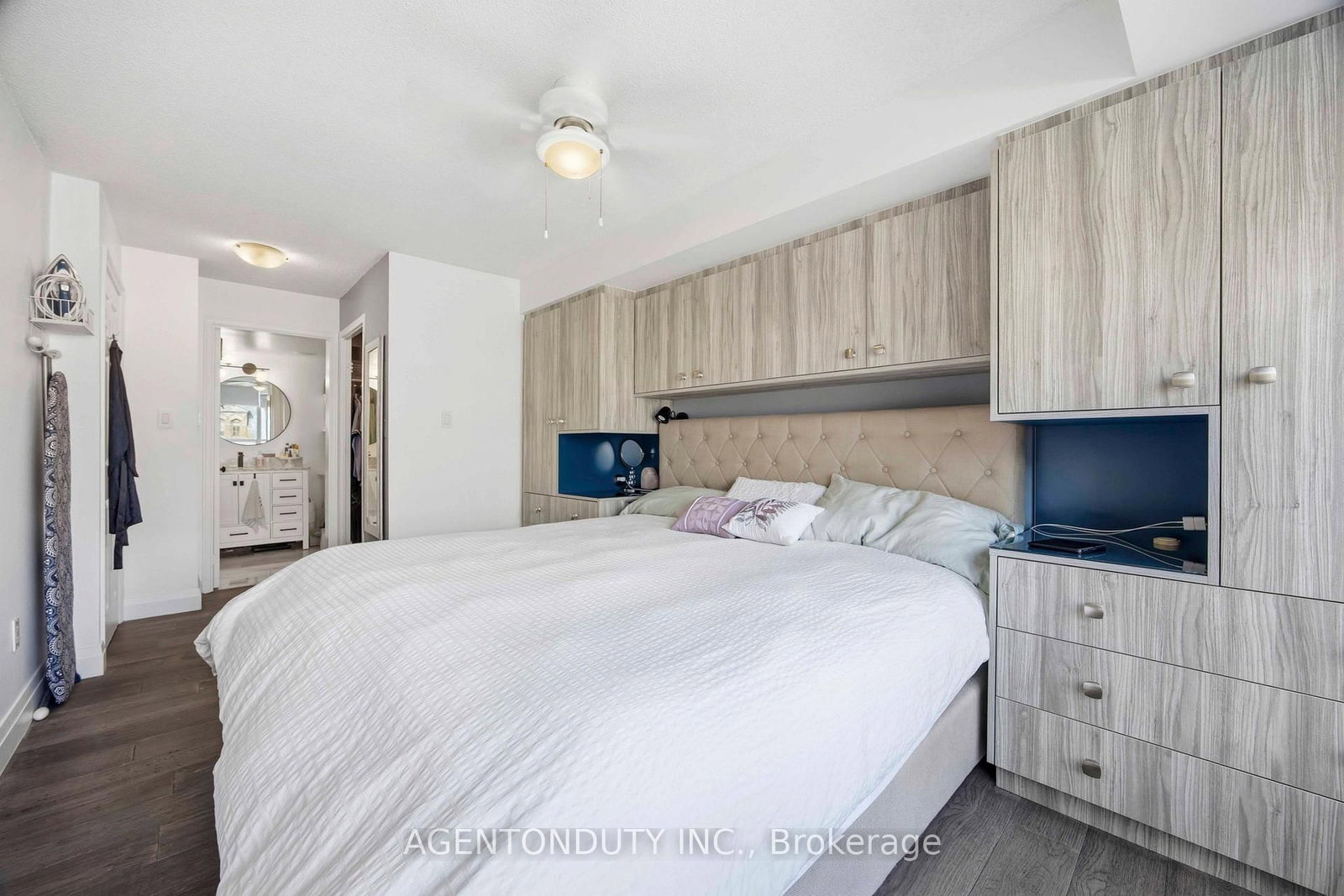 109 Front Street E, Unit 516 - Photo 17