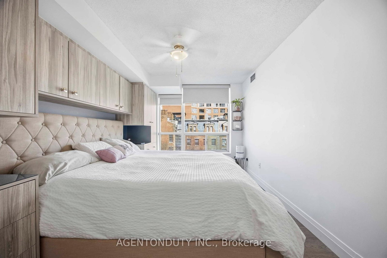 109 Front Street E, Unit 516 - Photo 18