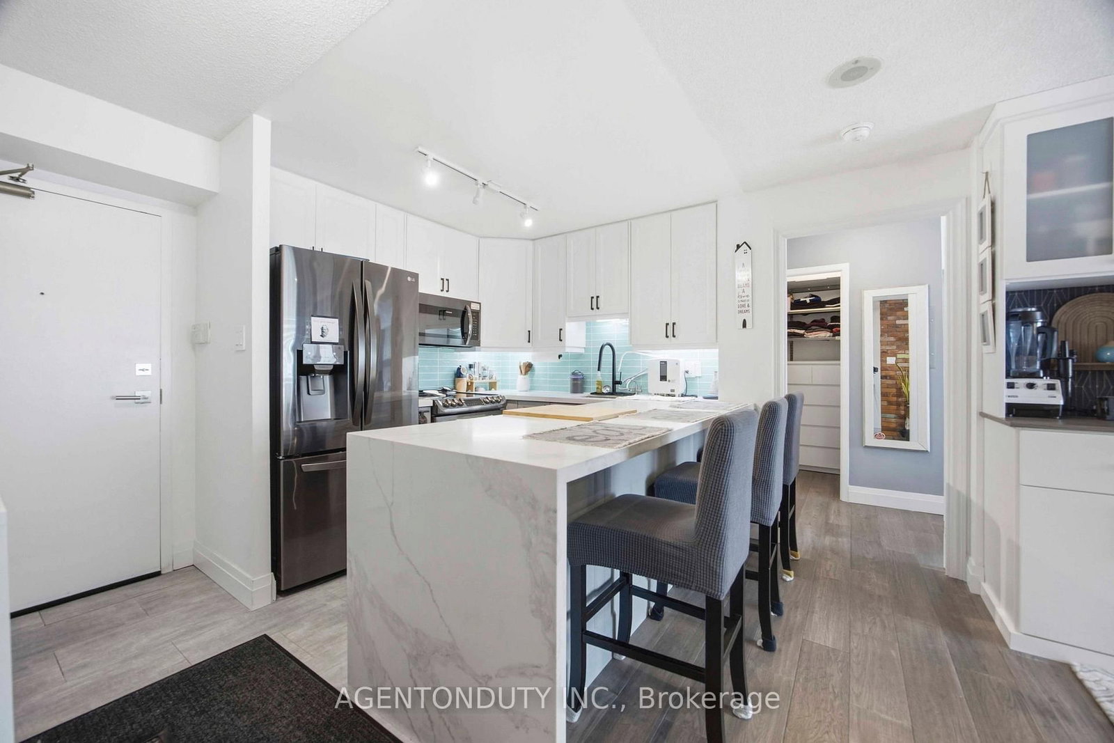 109 Front Street E, Unit 516 - Photo 9