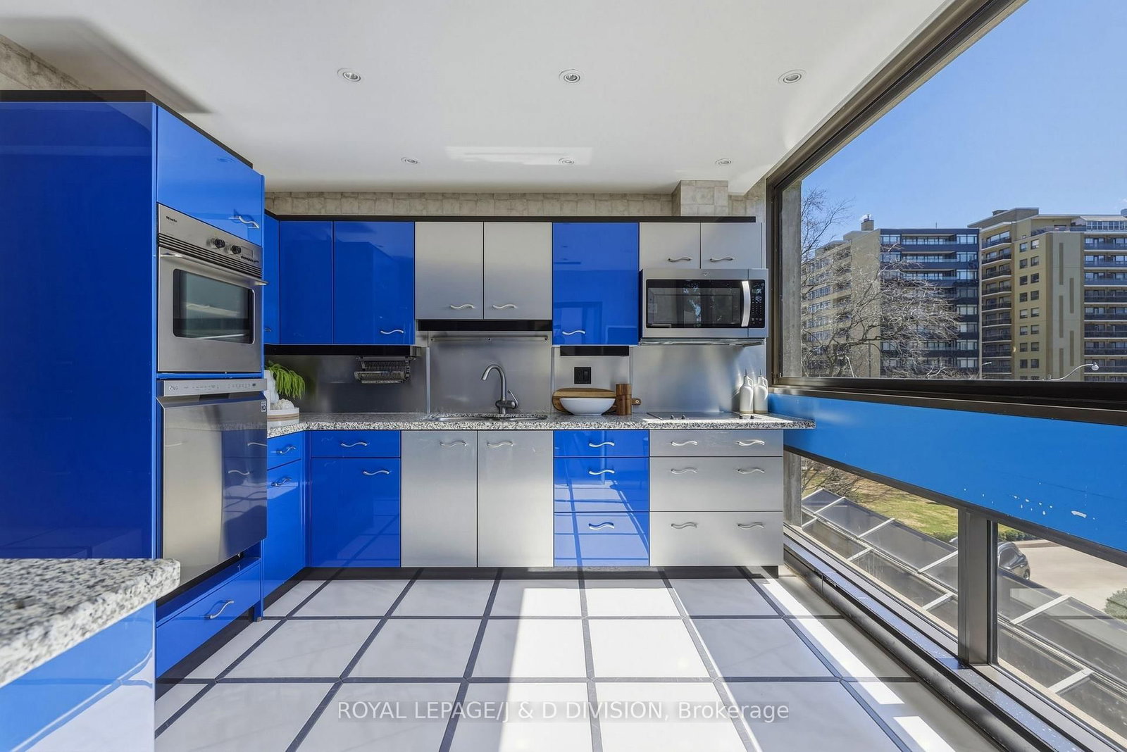 150 Heath Street W, Unit 203 - Photo 12