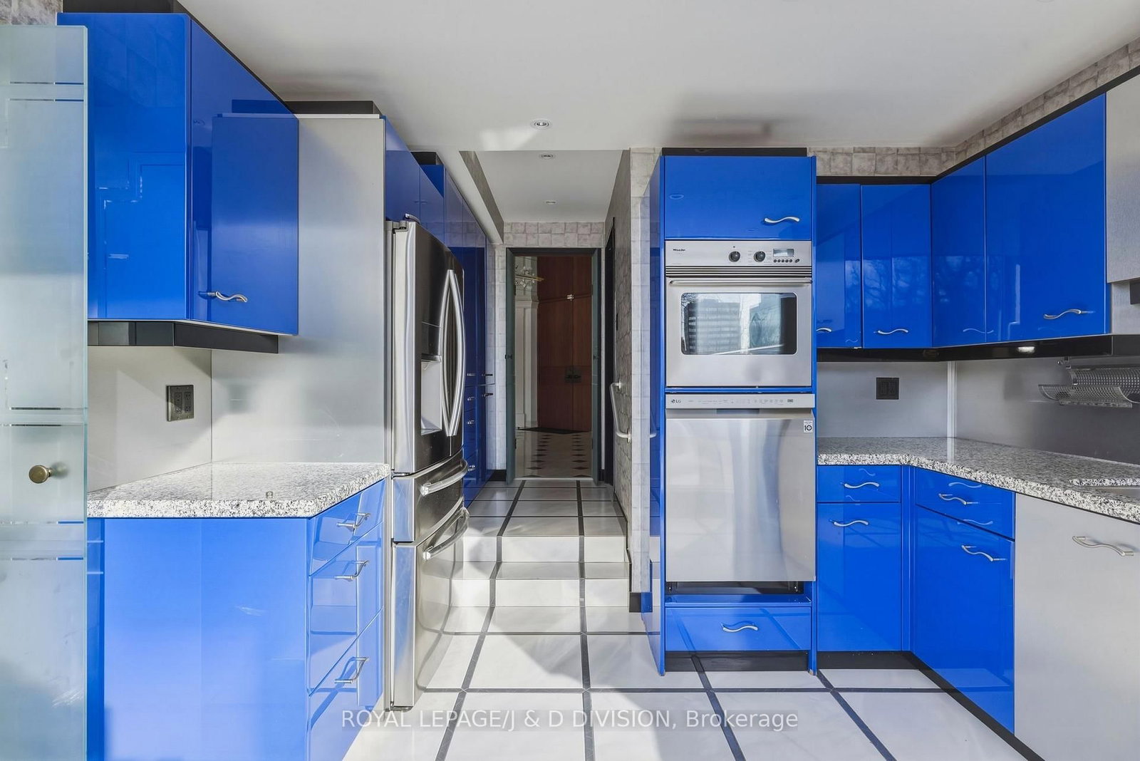 150 Heath Street W, Unit 203 - Photo 13