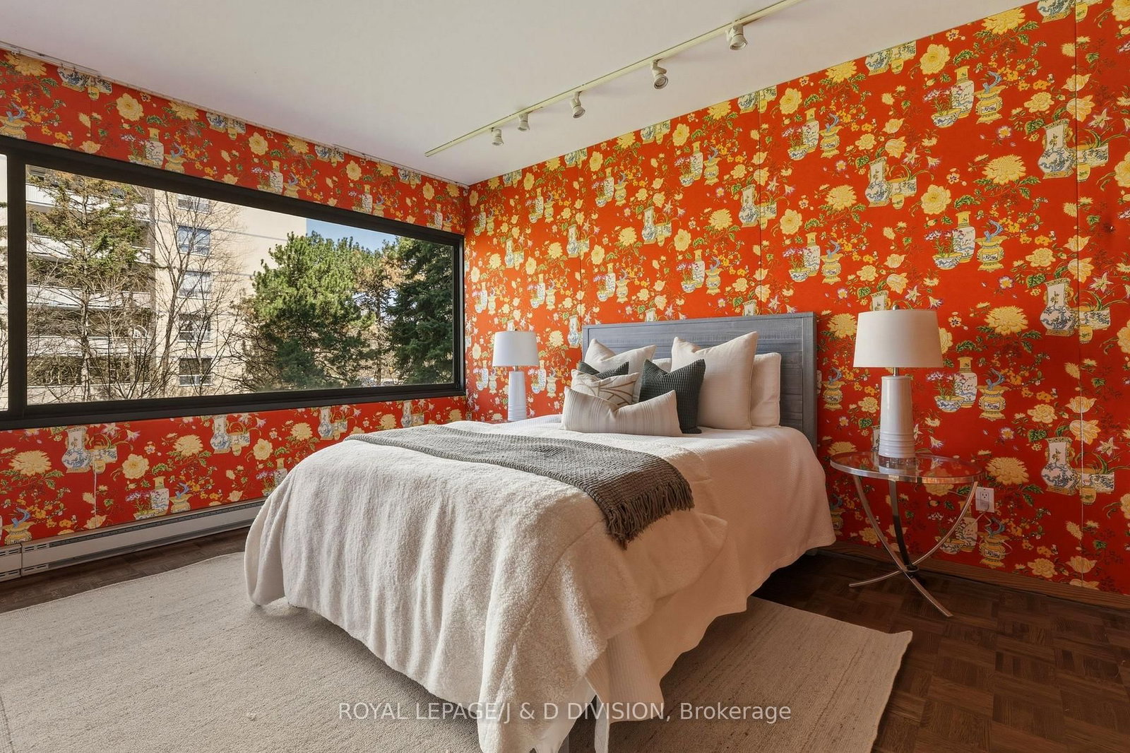 150 Heath Street W, Unit 203 - Photo 30