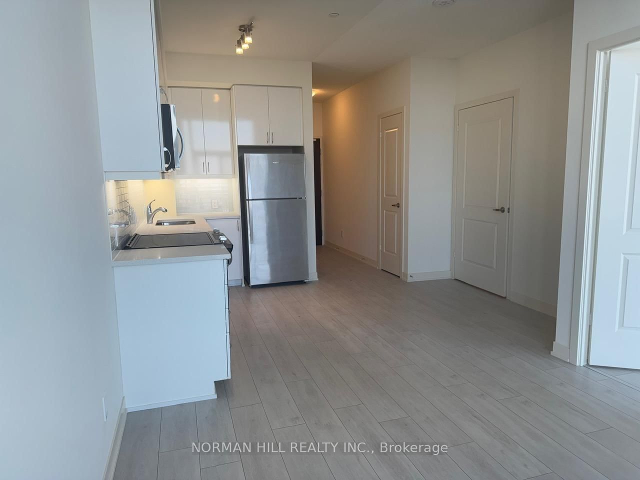 4955 Yonge Street, Unit PH701 - Photo 4