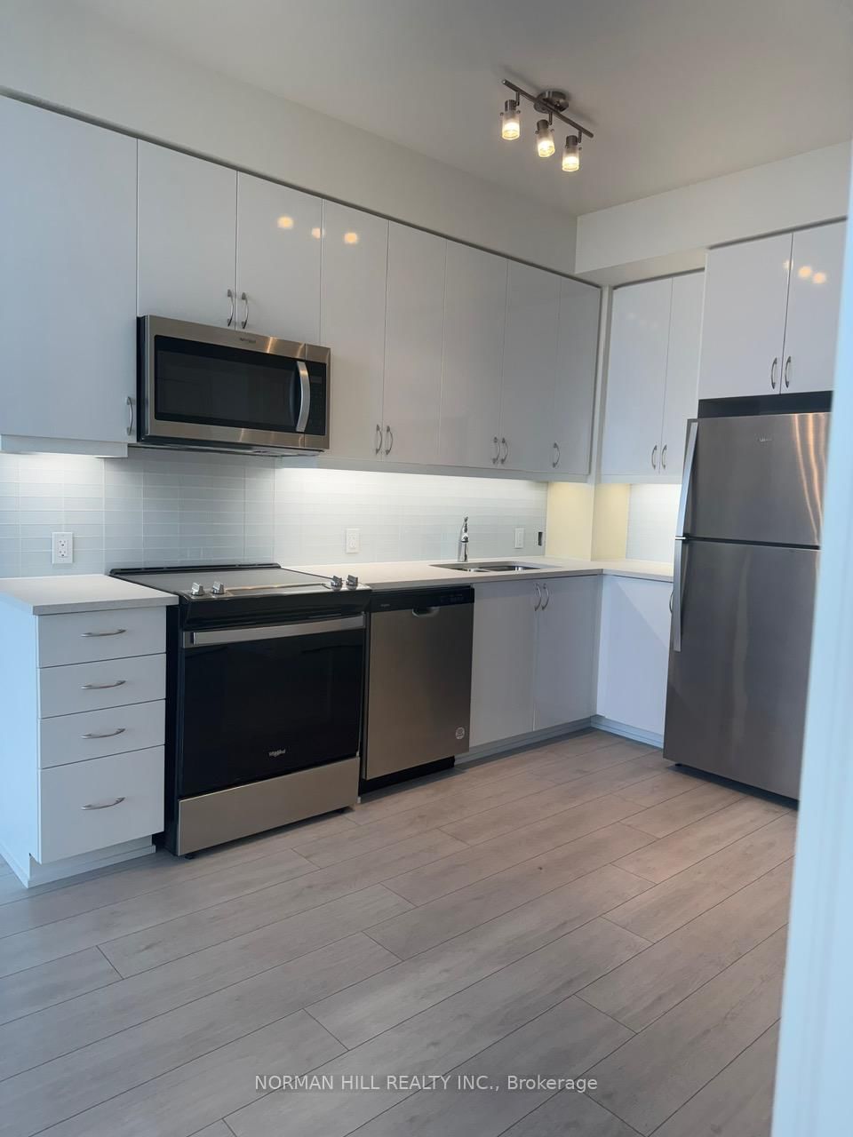 4955 Yonge Street, Unit PH701 - Photo 5