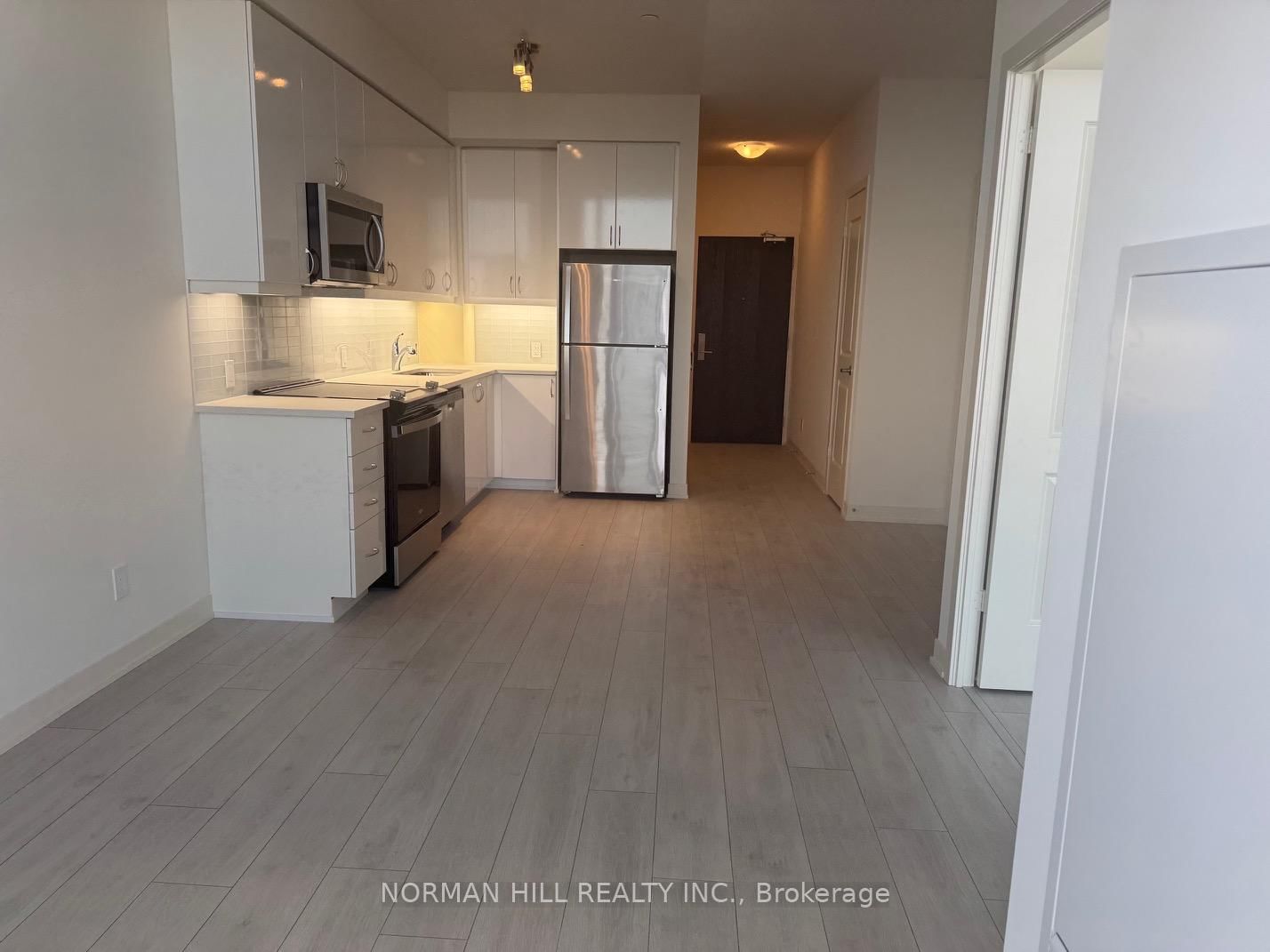 4955 Yonge Street, Unit PH701 - Photo 6