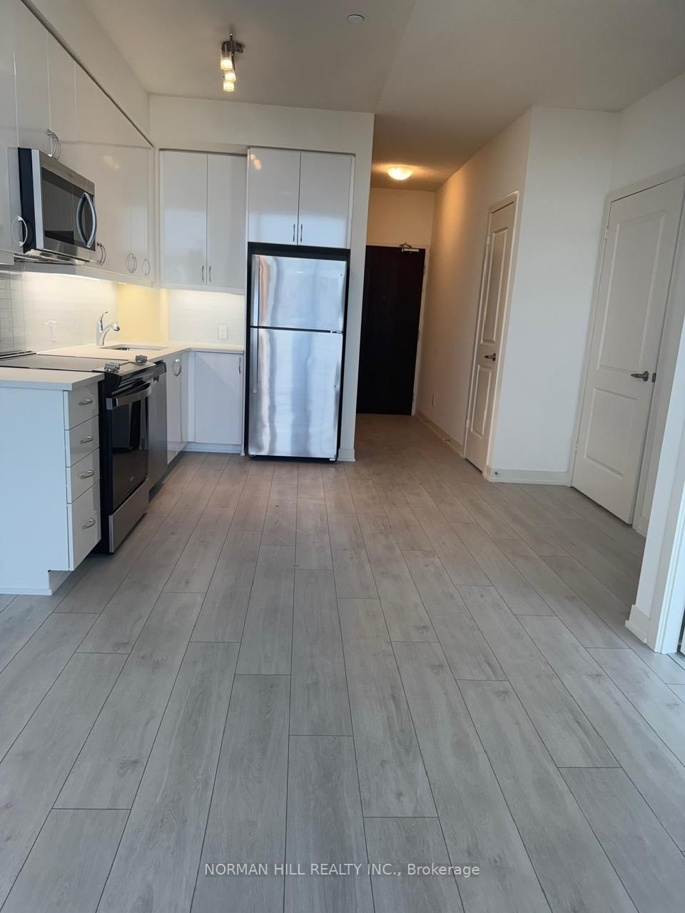 4955 Yonge Street, Unit PH701 - Photo 7