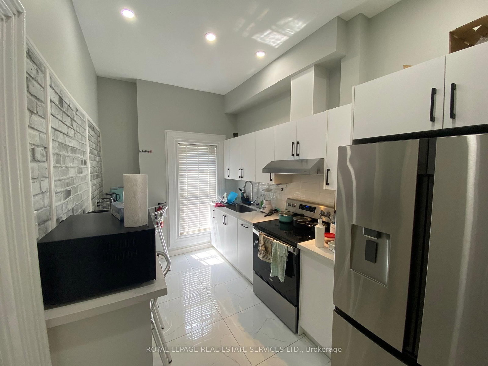 206 Carlton Street, Unit 203 - Photo 4