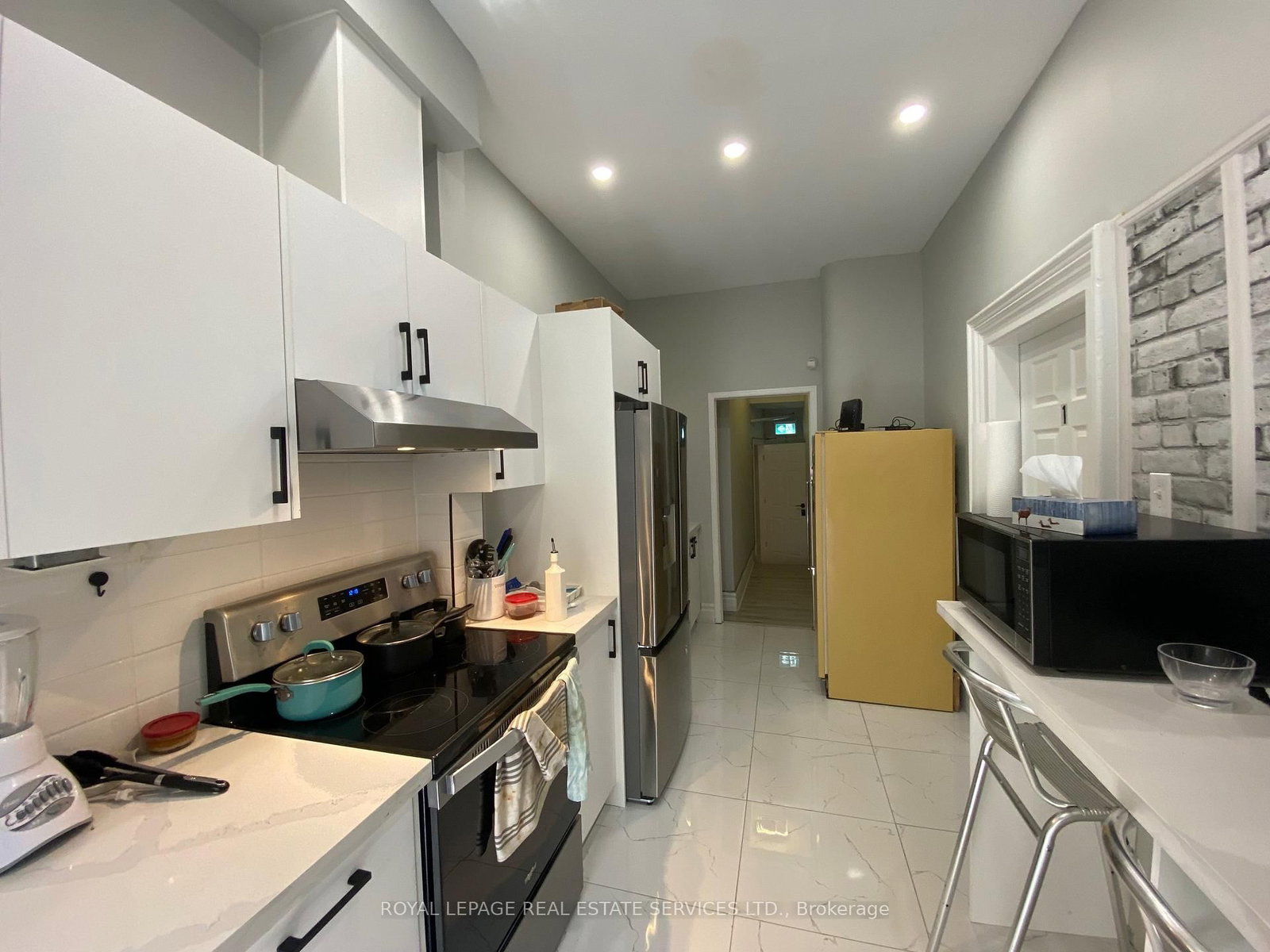 206 Carlton Street, Unit 203 - Photo 6