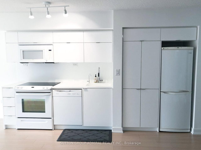 820 - 151 Dan Leckie Way