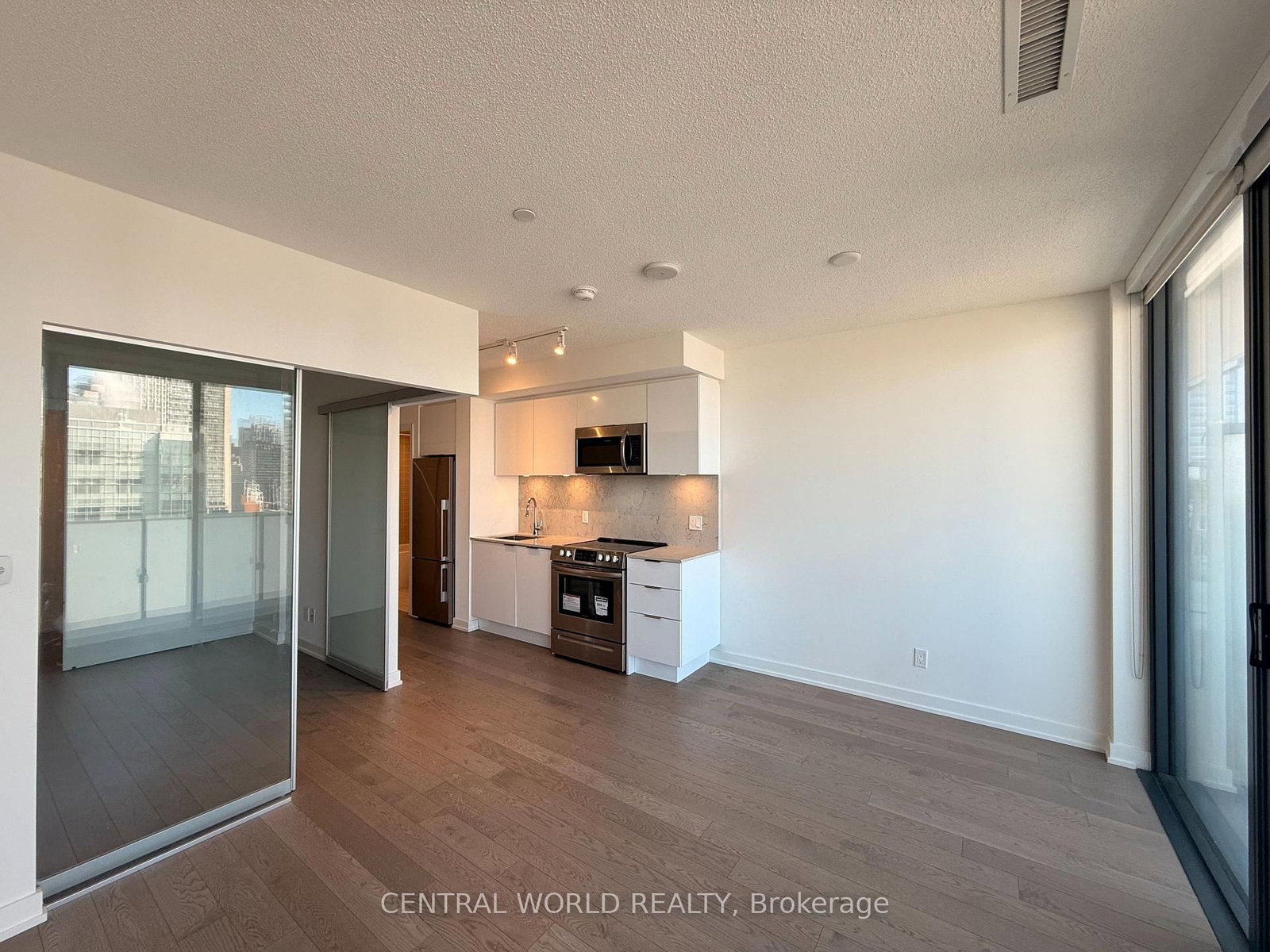 25 Richmond Street E, Unit 2114 - Photo 2