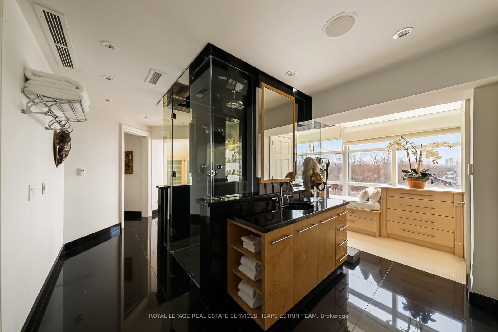 2 Lynwood Avenue, Unit PH1 - Photo 22