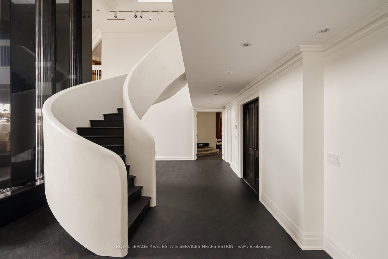 2 Lynwood Avenue, Unit PH1 - Photo 5