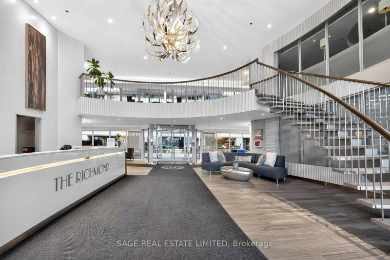 home for lease on 220-323 Richmond Street E
