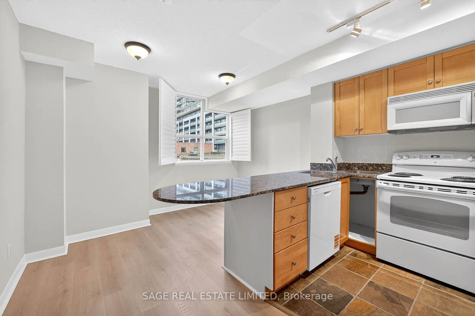 323 Richmond Street E, Unit 220 - Photo 5