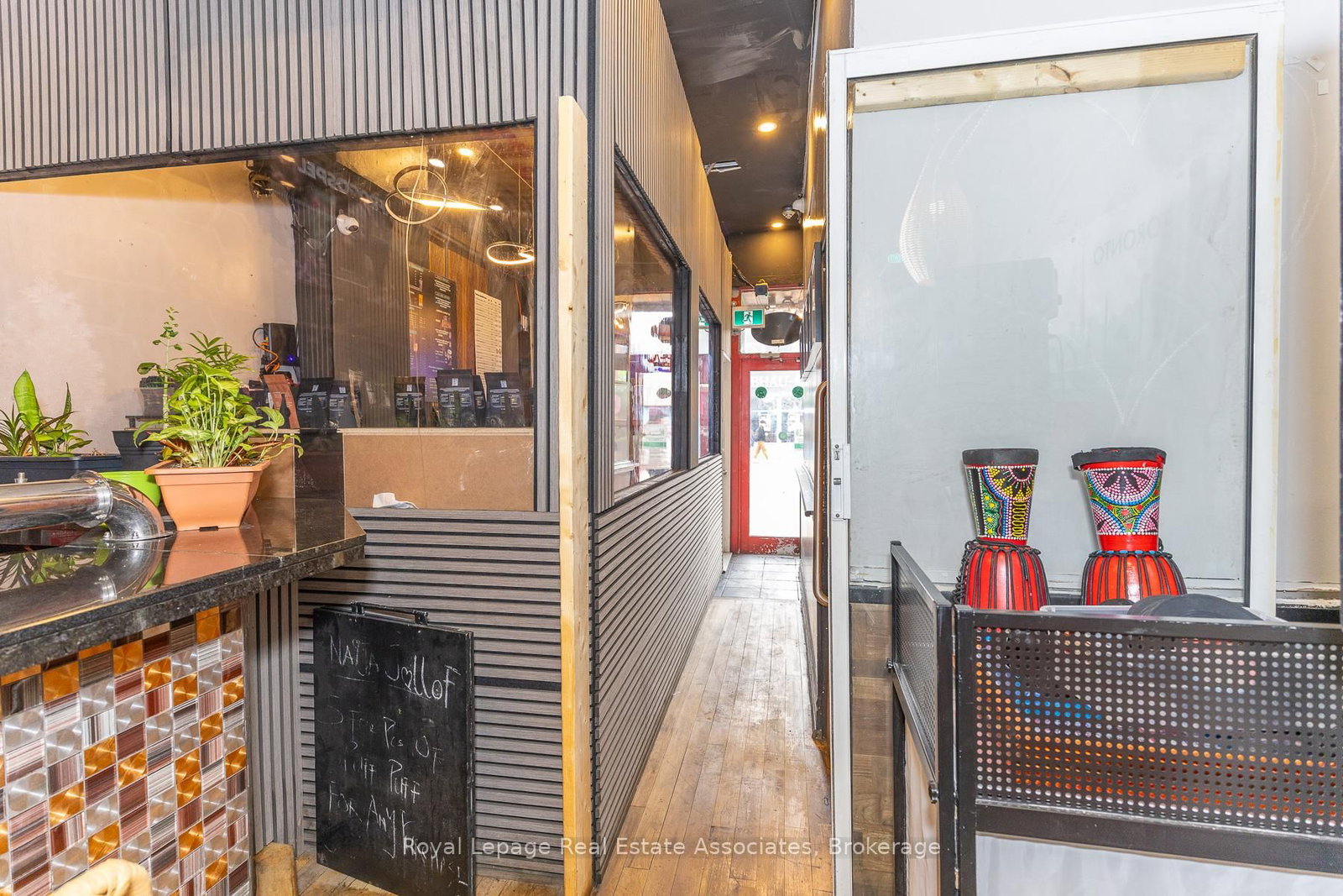 592 Queen Street W - Photo 6