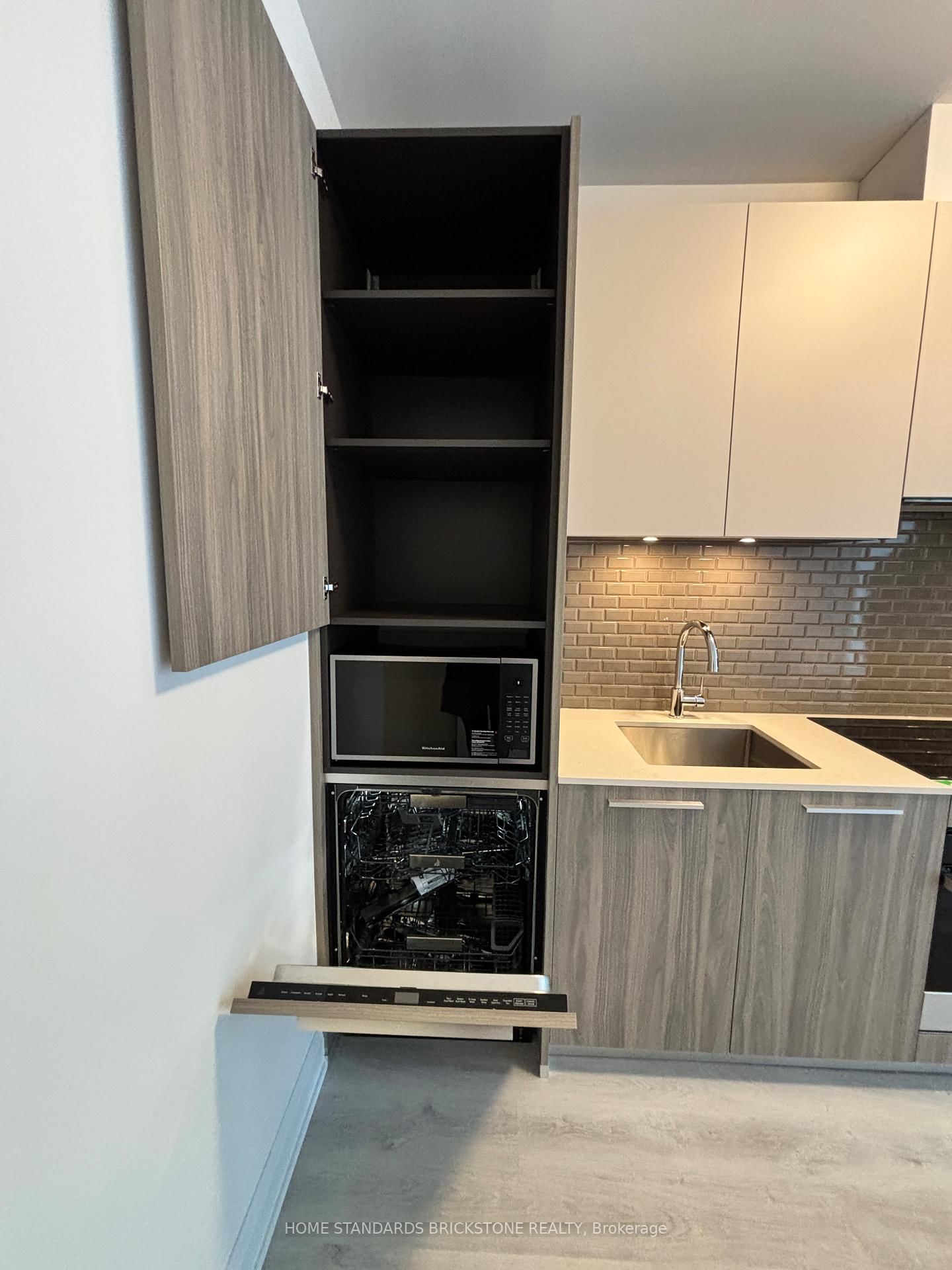 65 Broadway Avenue, Unit 3509 - Photo 8