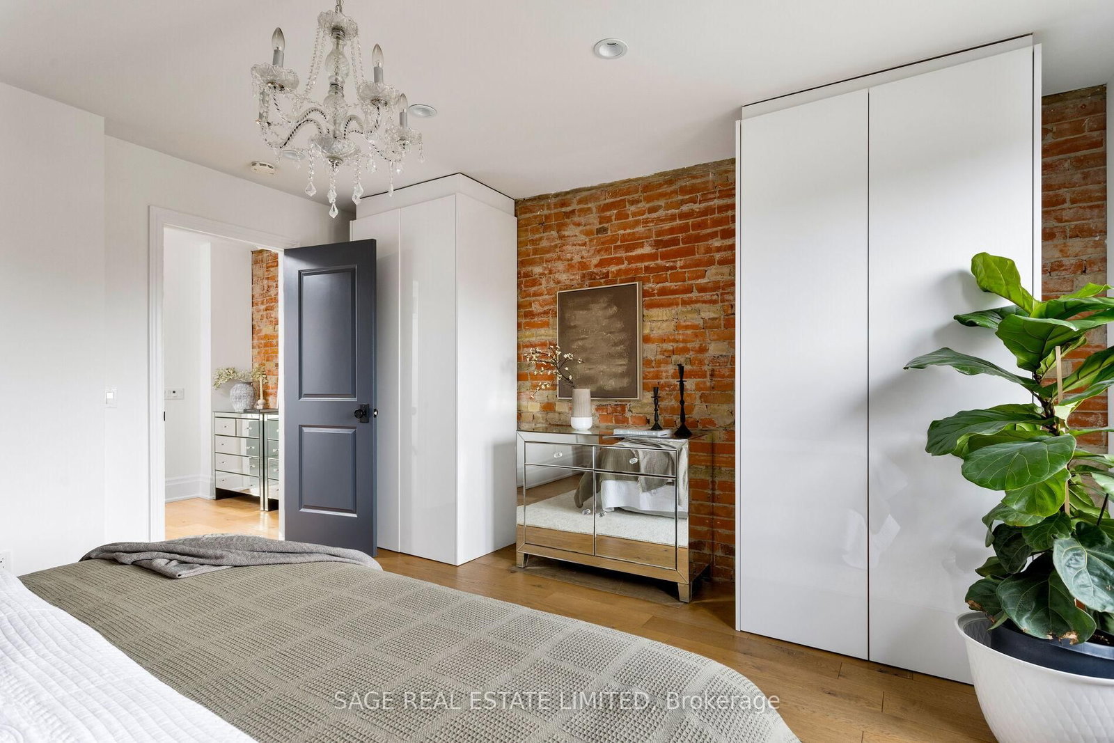 Semi-Detached House for sale at 221 Crawford Street, Toronto, Ontario, M6J 2V5 - Trinity-Bellwoods - MLS: C12991972