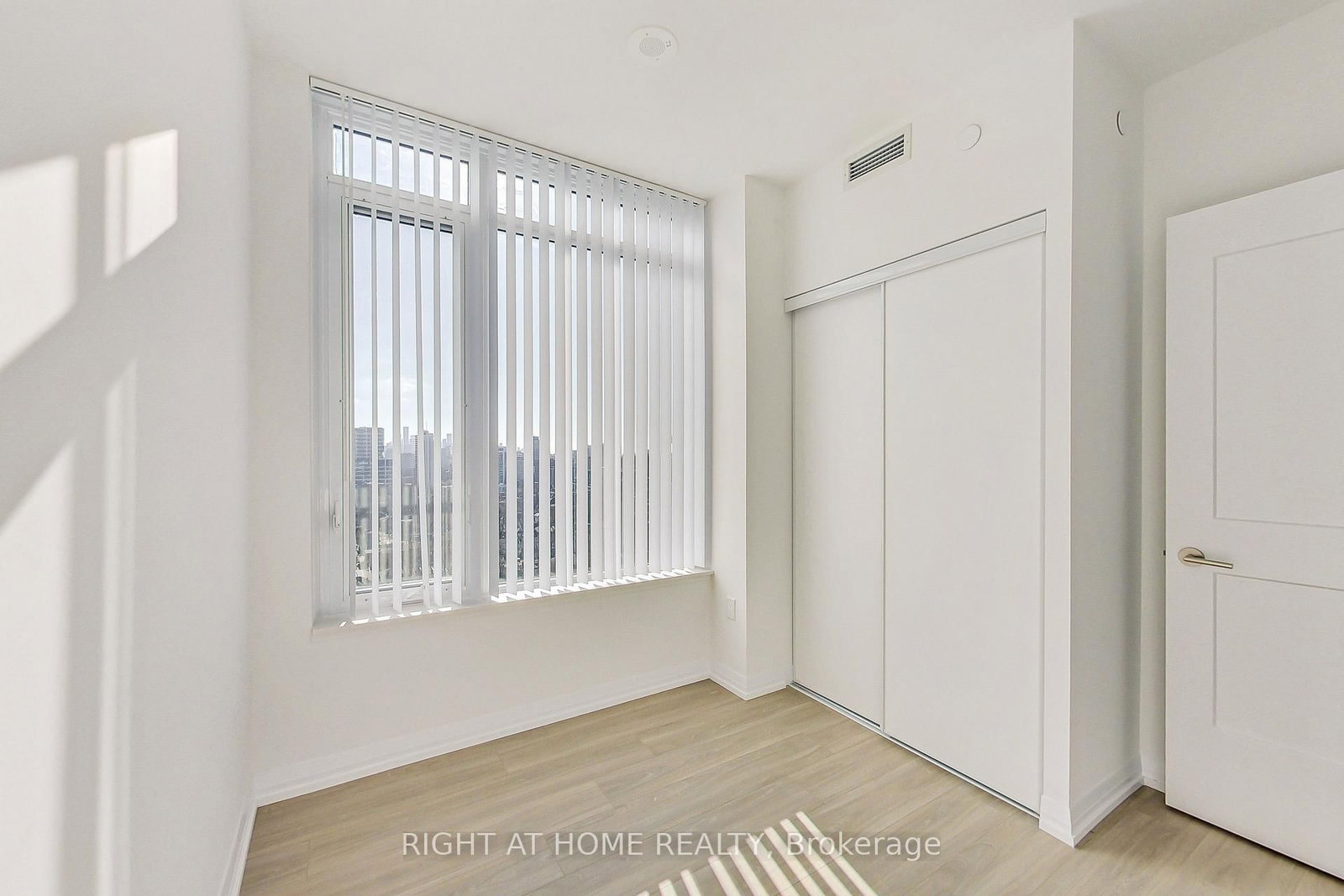 50 Dunfield Avenue, Unit 2113 - Photo 23