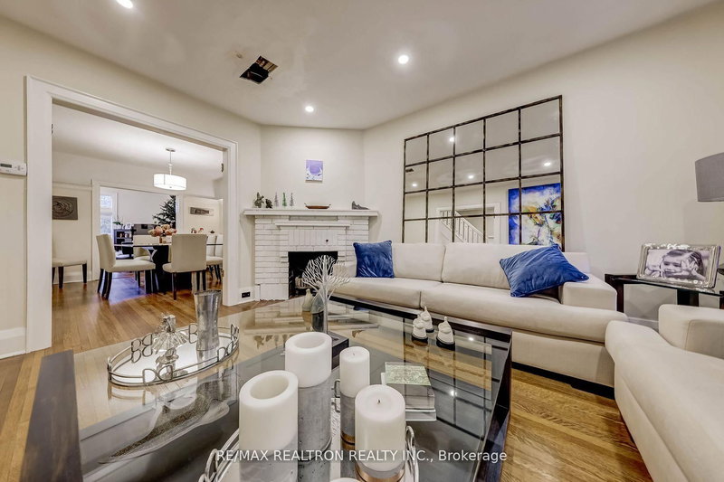 34 Haddon St, Toronto, M5M 3M9 | Image 2