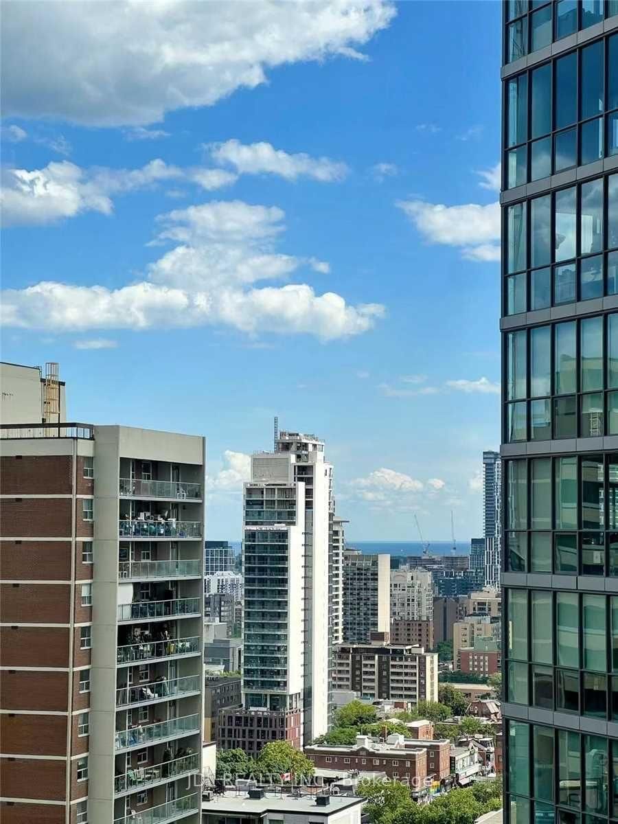 42 Charles Street E, Unit 2002 - Photo 11