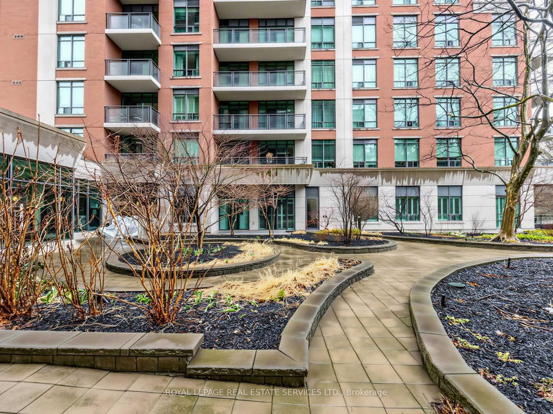 home for lease on 902-319 Merton Street