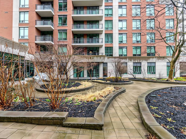 902 - 319 Merton Street