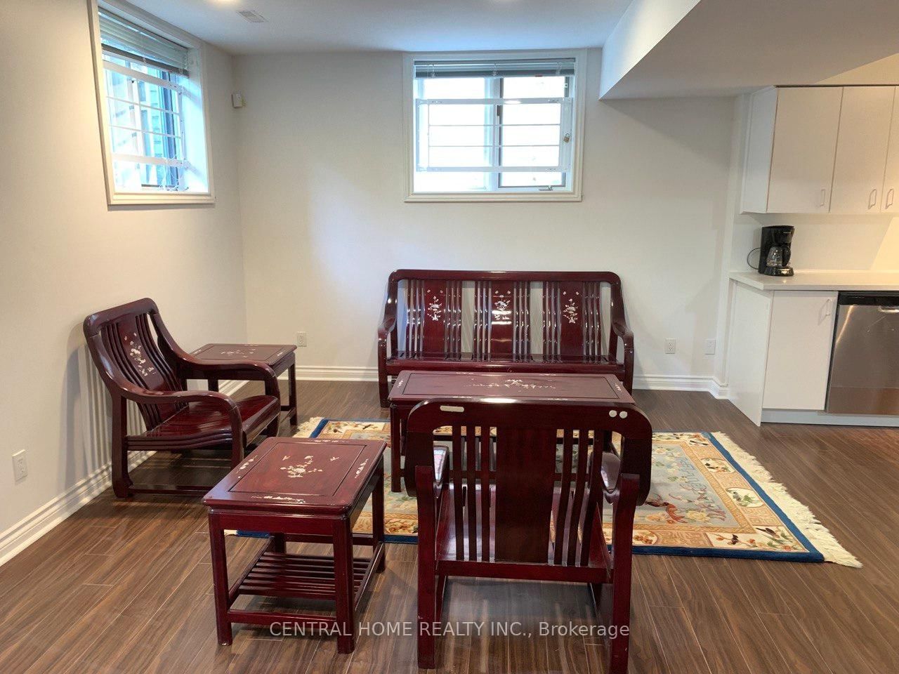 342 Parkview Avenue E - Photo 3