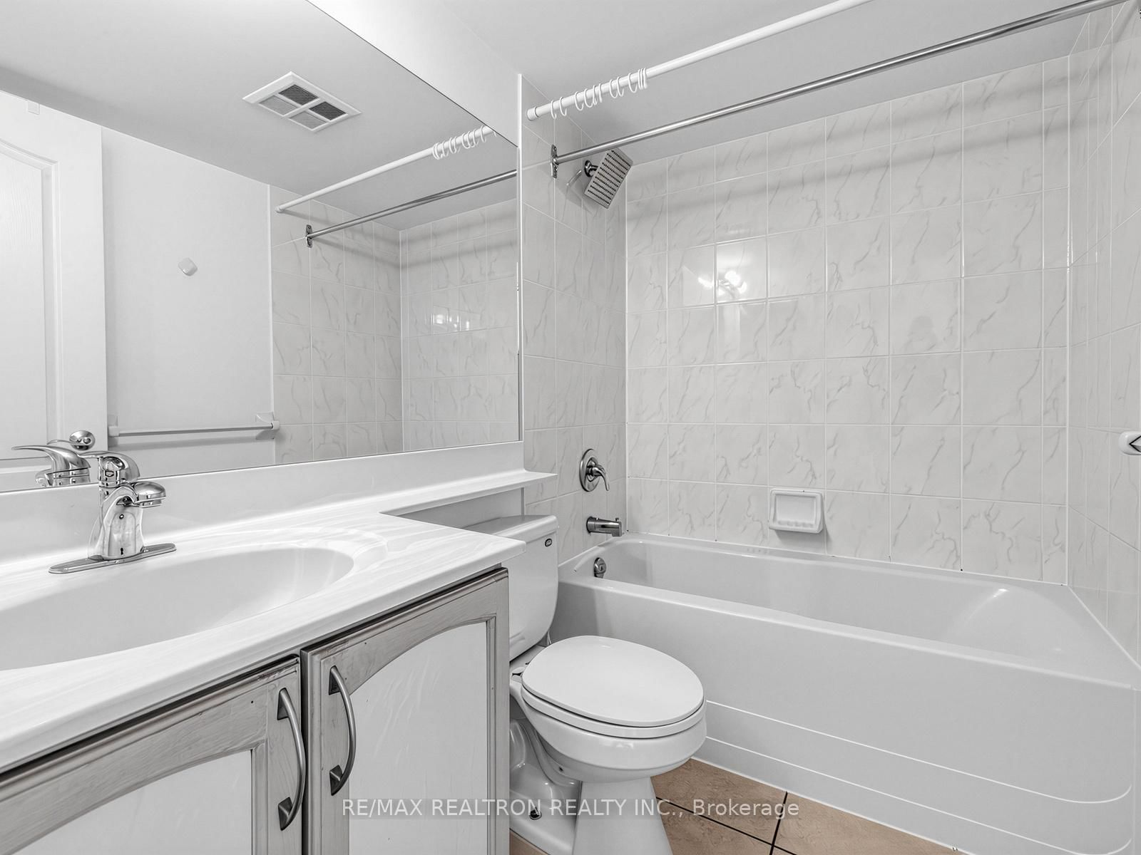 Condo for sale at 512-3830 Bathurst Street, Toronto, Ontario, M3H 6C5 - Clanton Park - MLS: C12992164