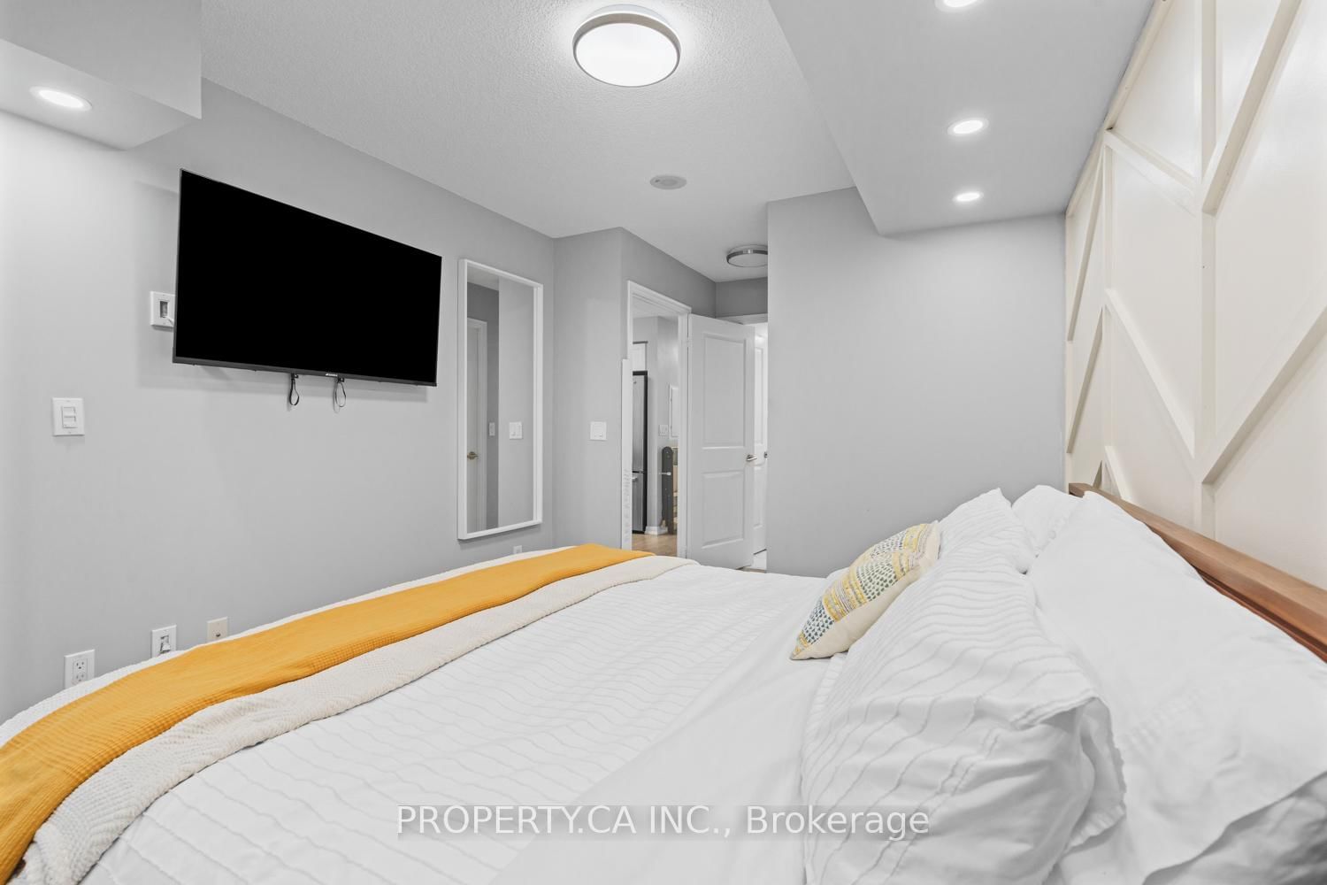 65 East Liberty Street, Unit 918 - Photo 15