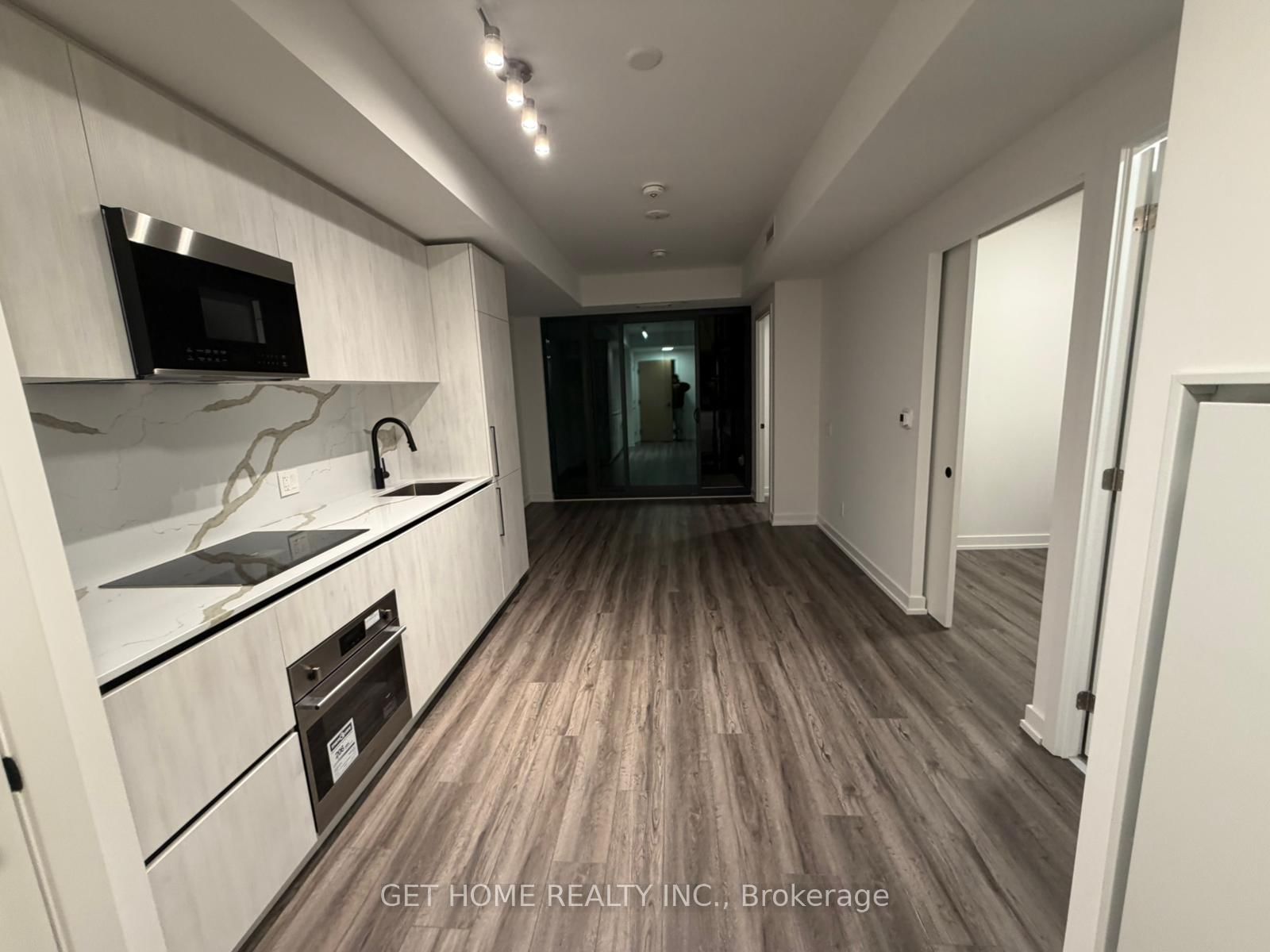 35 Parliament Street, Unit 716 - Photo 11