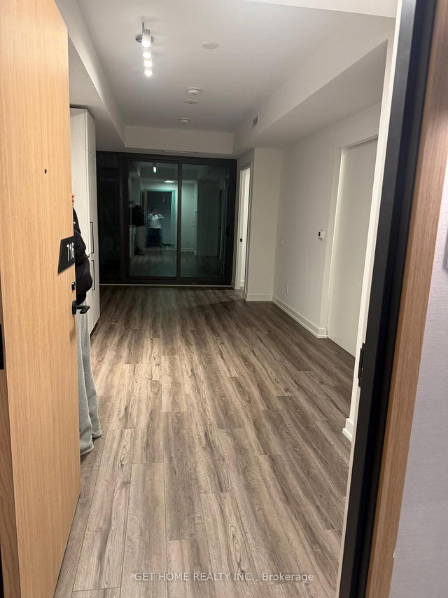 716 - 35 Parliament Street