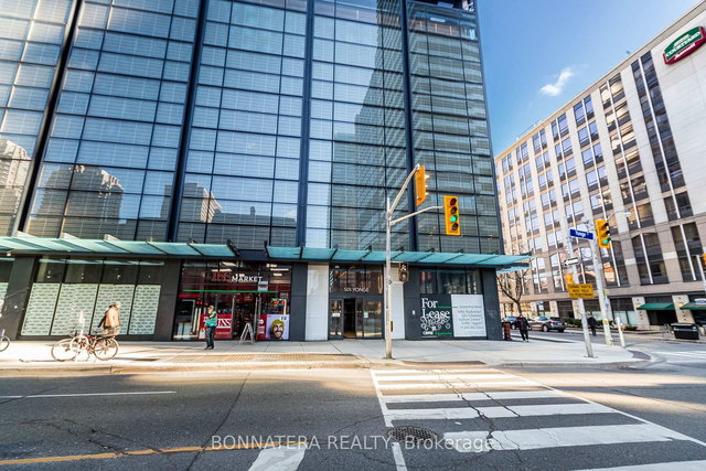 2313 - 501 Yonge Street