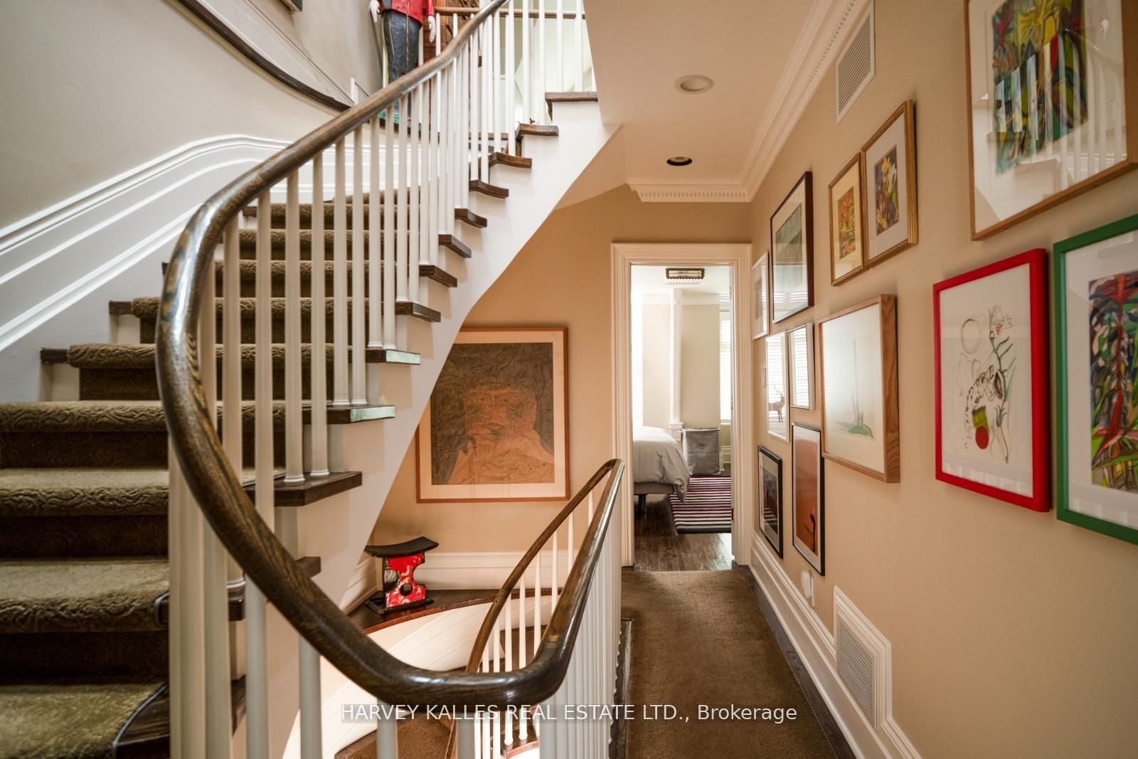 12 Macpherson Avenue, Unit 3 - Photo 11