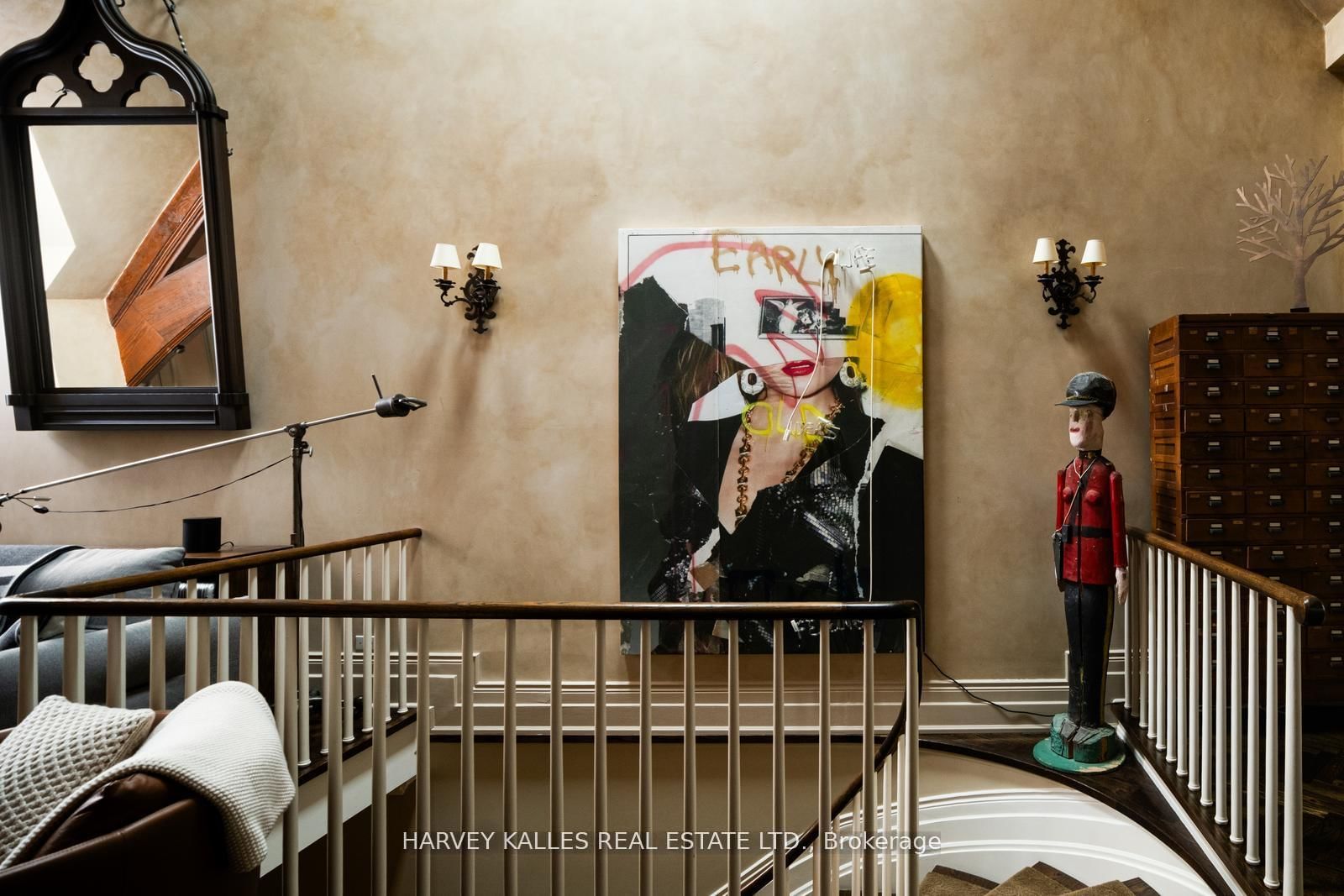 12 Macpherson Avenue, Unit 3 - Photo 23