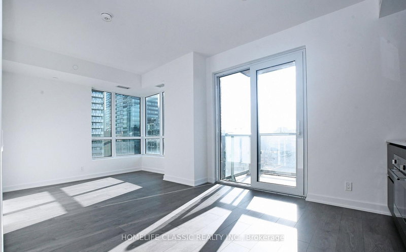 1017 - 108 Peter St, Toronto, M5V 2G7 | Image 3