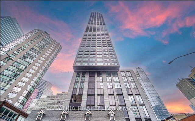 2510 - 8 Wellesley Street W